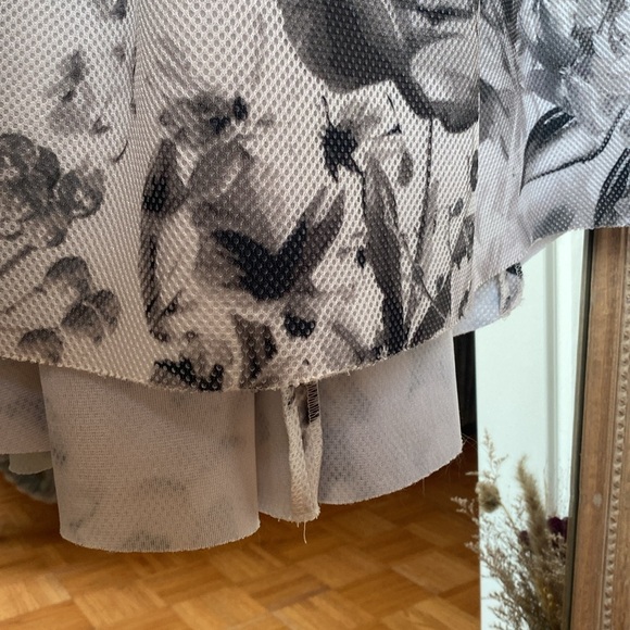 Asos Mono Floral Dress - US 4 - Picture 4 of 6